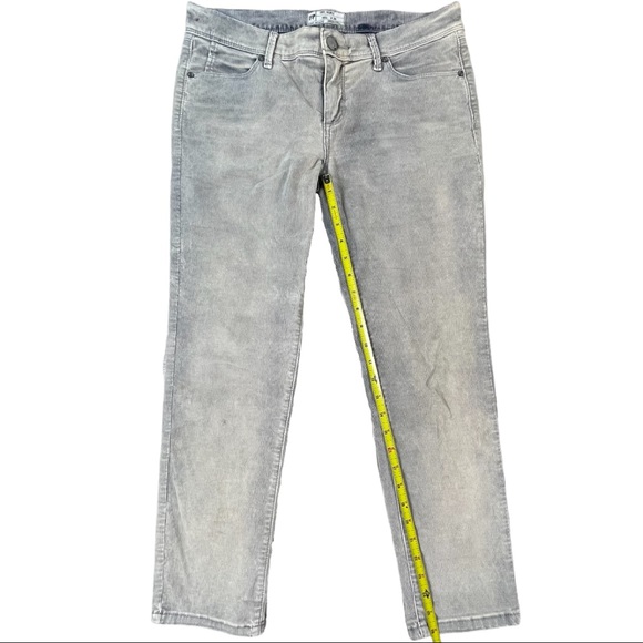 Free People size w28 grey & white/hints of blue, low rise corduroy skinny pants - Picture 14 of 15